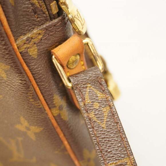 LOUIS VUITTON Brown Monogram Shoulder Bag - Picture 8 of 15